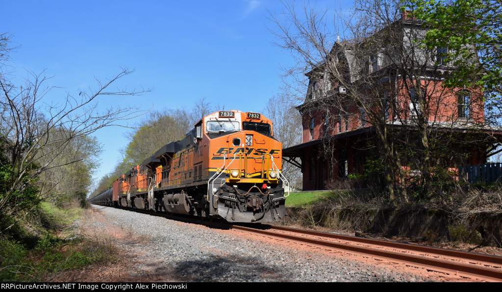 BNSF 7832